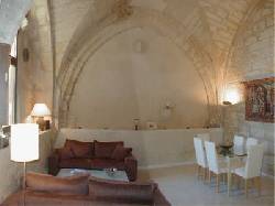 Holiday houses and vacation rentals in Provence and Languedoc, many villas with pools, southern France